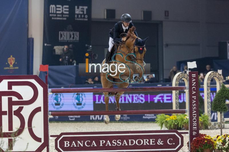 Ermann Antoine (FRA) riding Foxpit Grim_Verona_20241109_SS358327.jpg